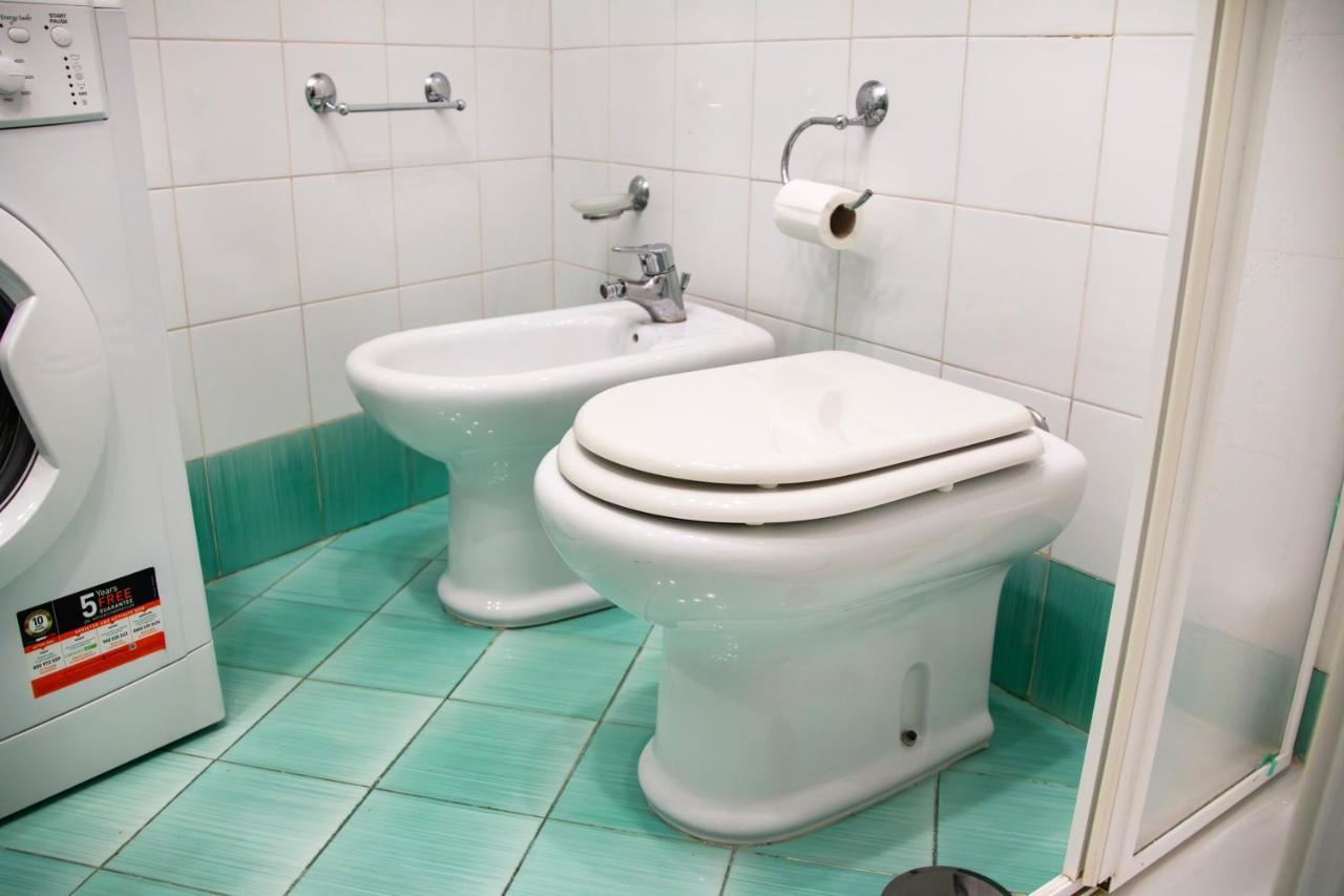 La Pigna Apartment Наполи Екстериор снимка